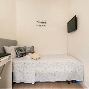  Apartamento Habitacion Privada En Piso Compartido Junto A La Sagrada Familia España